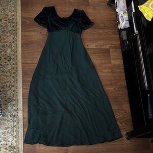 Michaelangelo Elegant Green Velvet Formal Dress Victorian Bridgerton Classic